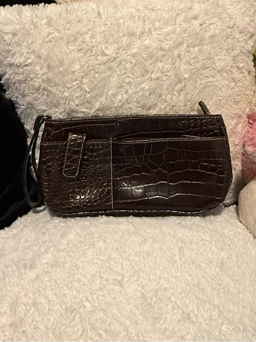 Women’s Croc-Embossed Wristlet Clutch - Dark Brown